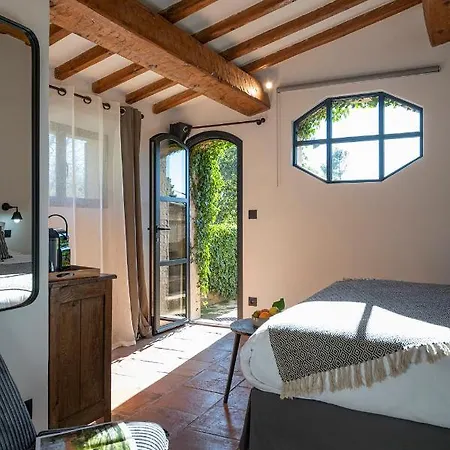 לינה וארוחת בוקר Le Clos De Mansart