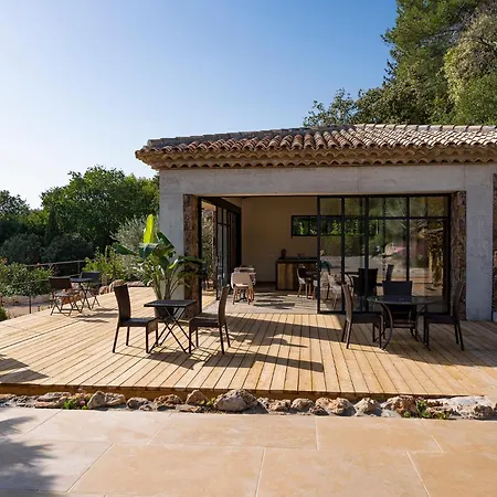 לינה וארוחת בוקר Le Clos De Mansart *